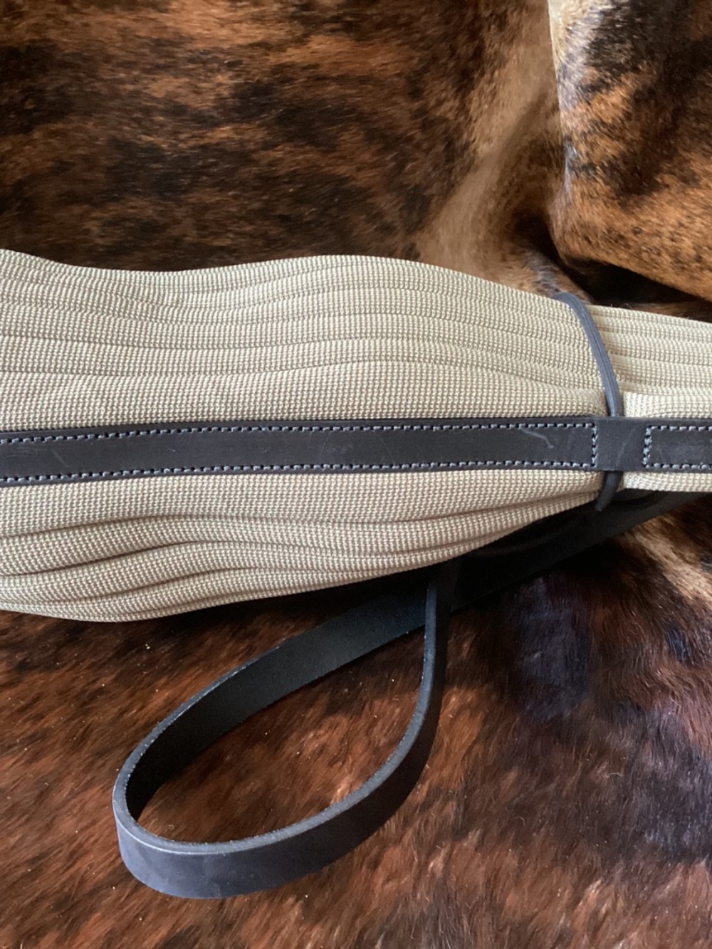 Unique Leather Ribbed Expandable Slouch Bucket Style Gathered Handbag🦋 - Picture 7 of 11